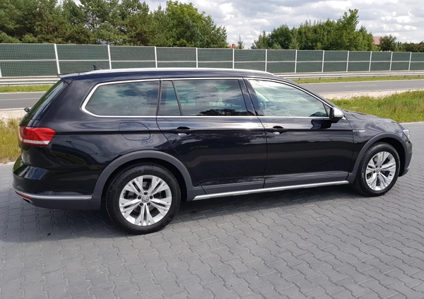 Volkswagen Passat cena 84000 przebieg: 165000, rok produkcji 2016 z Włodawa małe 781